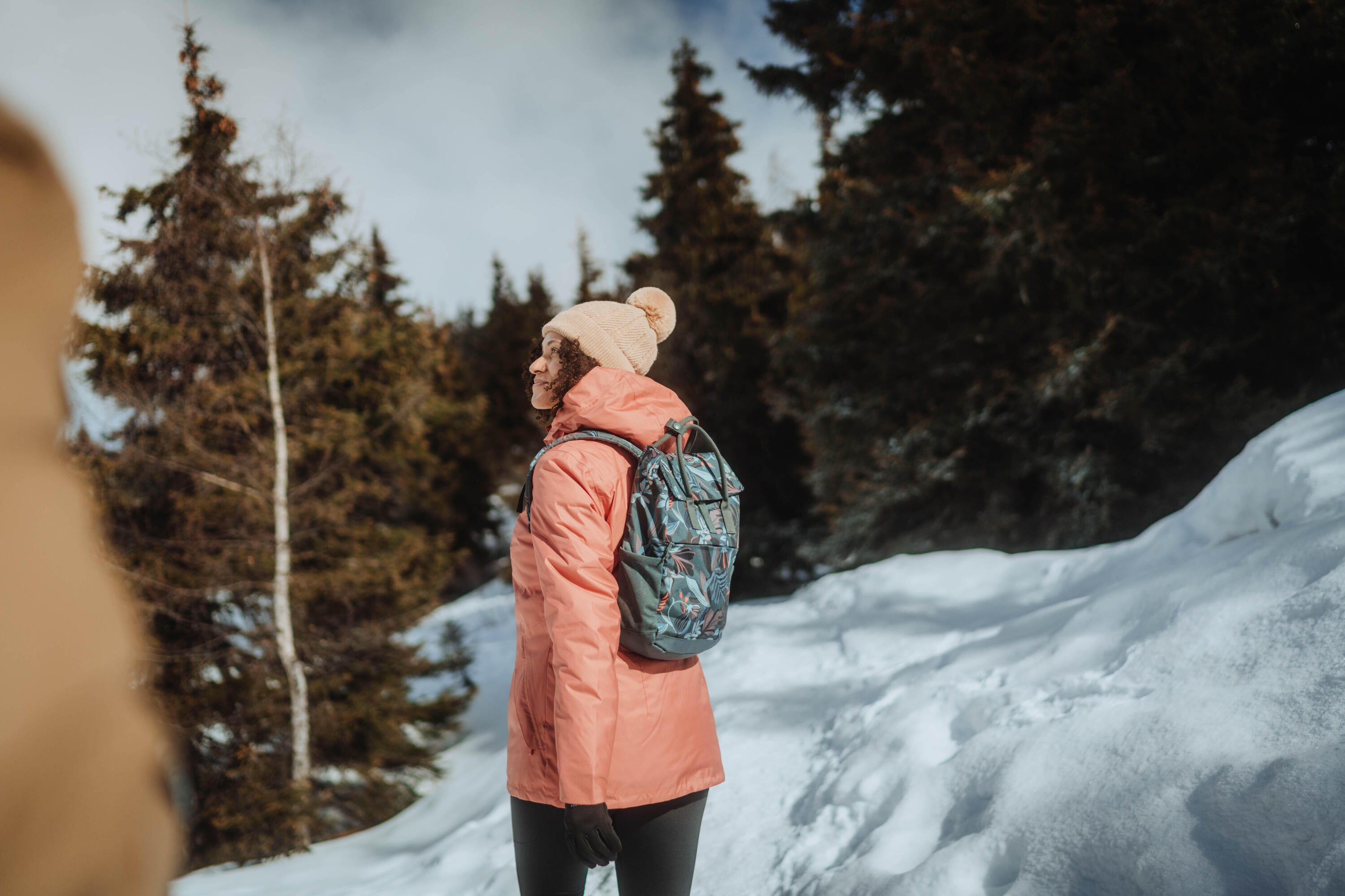 Hiking backpack for outdoor trails
