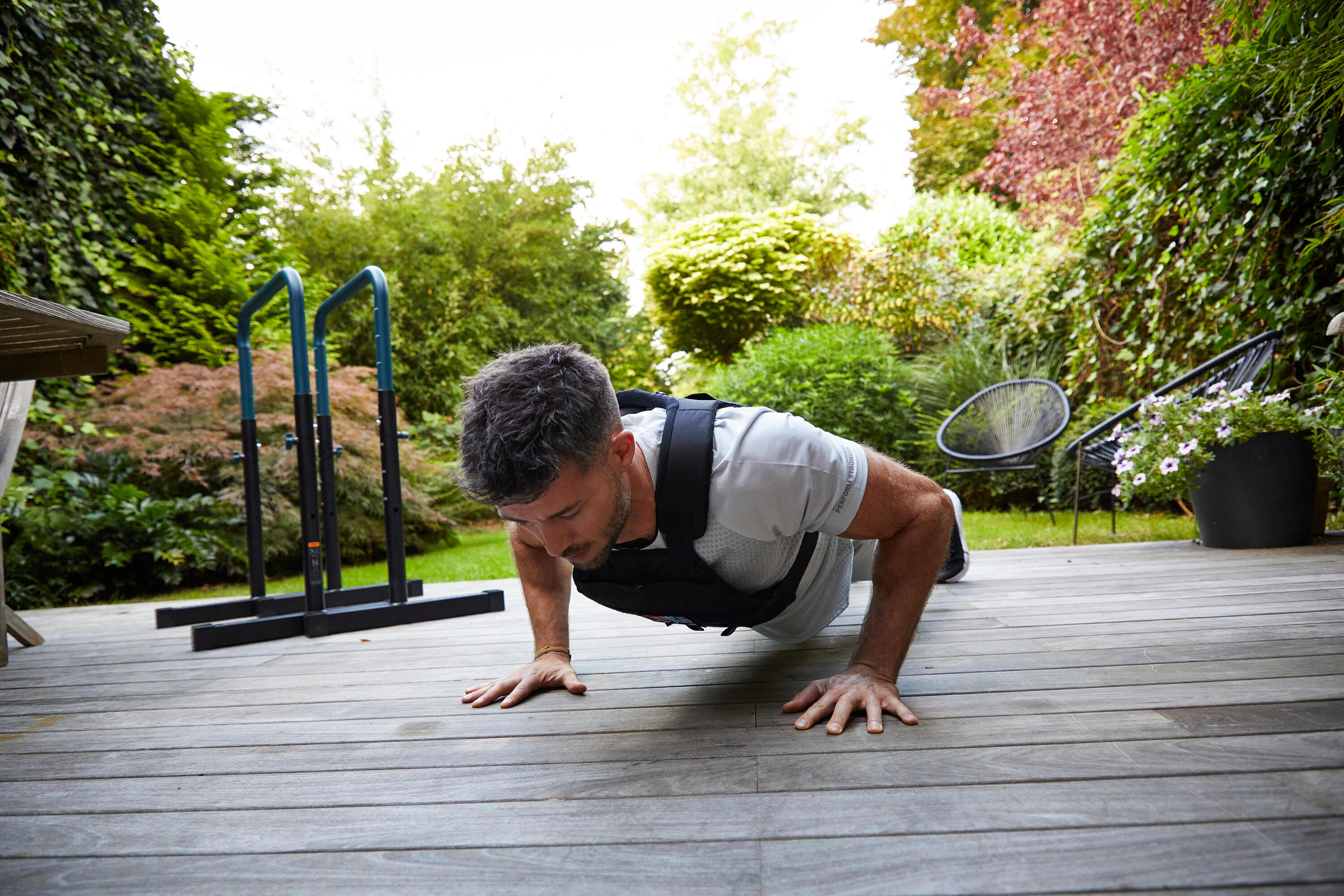 Weighted vest for resistance training