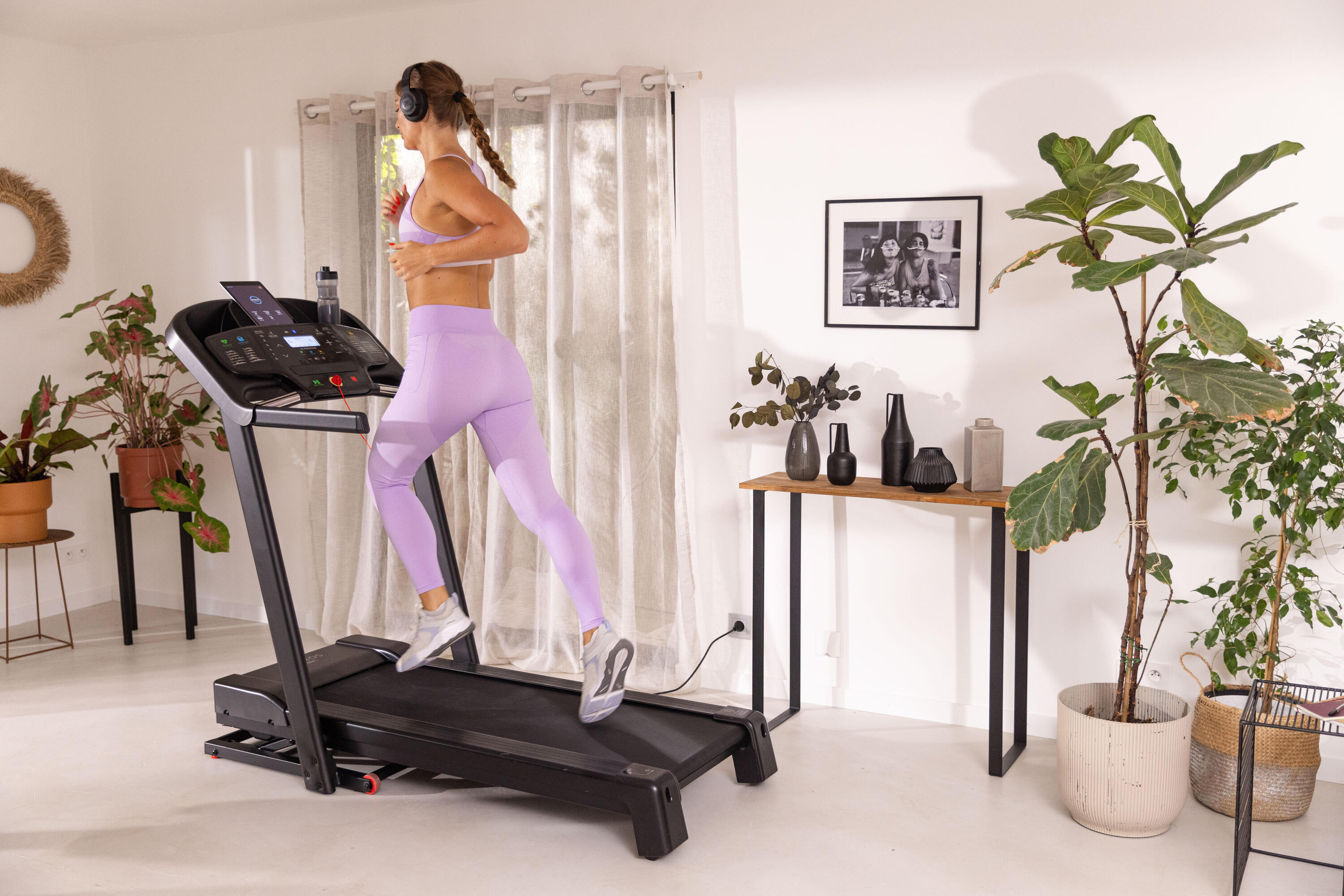 Foldable treadmill for easy storage